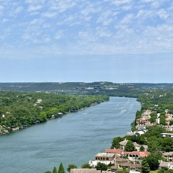 Covert Park At Mount Bonnell - Nice homes Lake Austin - Hiking Near Me - Austin, Texas