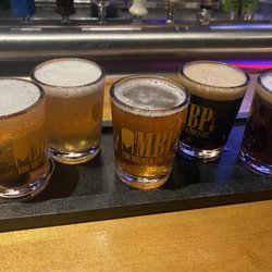Mama's Pub & Eatery - Flight: blueberry wheat, session ipa, north side ipa, British brown, and a crimson ale