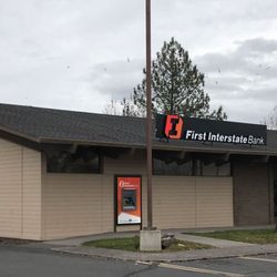 First Interstate Bank - Exterior image of First Interstate Bank in Klamath Falls, Oregon.