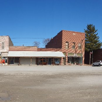 Paula's Cafe - Outside of cafe. The original directions had us go down a dead end to (I guess) their original location. They're at 102 Main St. - Burgers Near Me - Craig, Missouri