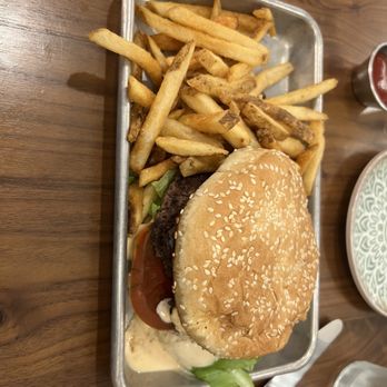 Rosa's Diner - "Smash" burger (not smashed, no cheese)... - Diners Near Me - Washington, DC, District of Columbia Rosa's Diner - "Smash" burger (not smashed, no cheese)... - Diners Near Me - Washington, DC, District of Columbia