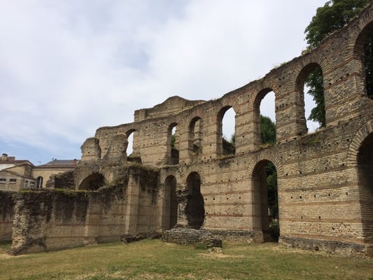 Palais Gallien by null