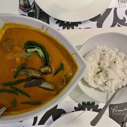 Romulo Cafe - Kare kare