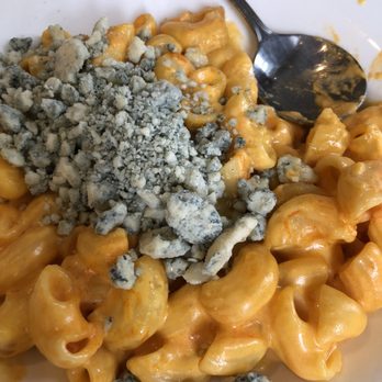 Sweet Mama's - Buffalo Mac & cheese w/o chicken. Blue cheese on top was not appealing to the eye or stomach - American Near Me - Stony Brook, New York Sweet Mama's - Buffalo Mac & cheese w/o chicken. Blue cheese on top was not appealing to the eye or stomach - American Near Me - Stony Brook, New York