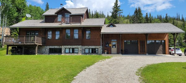 Old Entrance B 'n B Cabins & Trail Rides by null