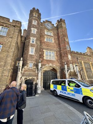 St. James's Palace by null