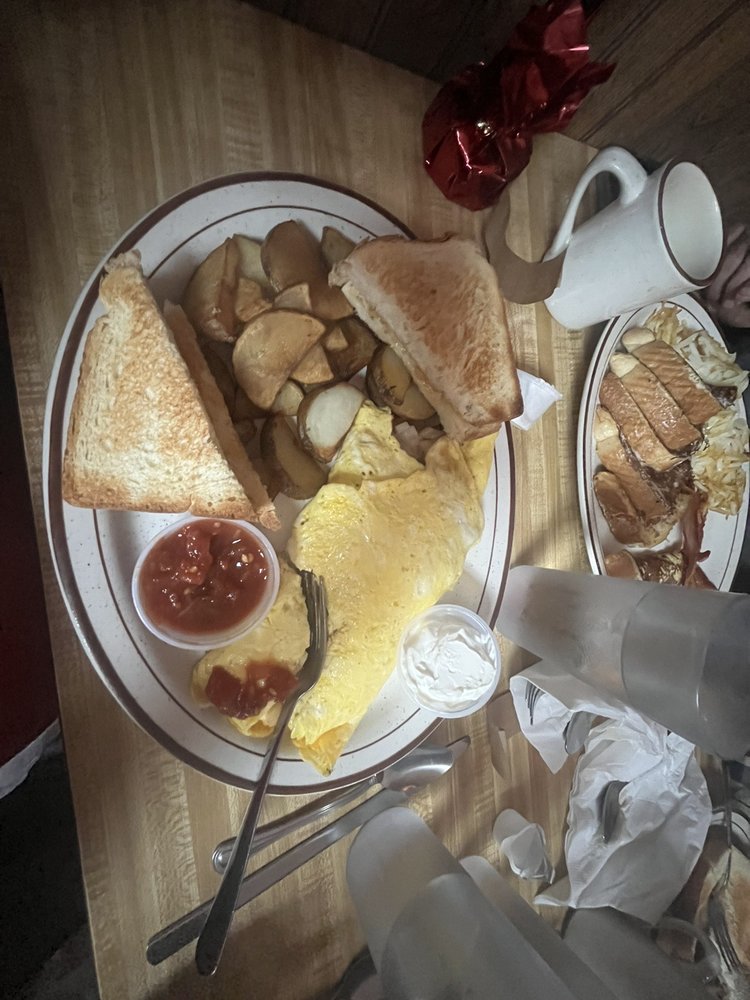 THE RAIL TRAIL CAFE Updated August 2024 11 Photos & 10 Reviews W5016 State Hwy 86, Ogema