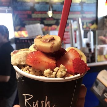 Rush Bowls - Beach Bowl topped strawberries and bananas - Juice Bars & Smoothies Near Me - Boulder, Colorado