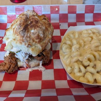 Roost Chicken & Biscuits - HOUSE STYLE and CREAMY MAC & CHEESE - sizeable amounts, standard taste - American Near Me - Chicago, Illinois