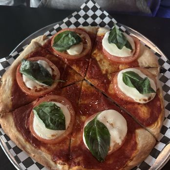Bellevue Brewing Company - Spring District Brewpub - Margherita pizza - Brewpubs Near Me - Bellevue, Washington