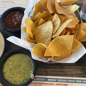 Valencia’s Tex-Mex Garage - Chips and salsa - Tex-Mex Near Me - Houston, Texas
