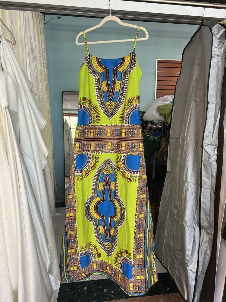 Nura Express Tailor Logo