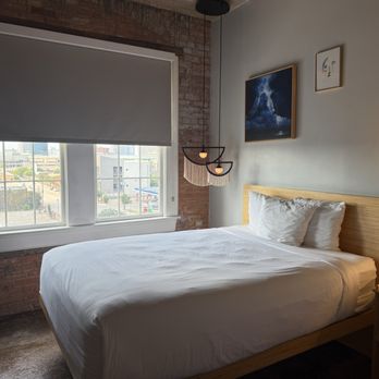 Canvas Hotel Dallas - Queen bed in double bed room. Rm 512 - Hotels Near Me - Dallas, Texas