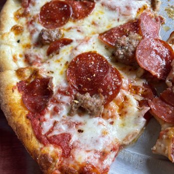Giovanni's Pizza Carpinteria - Pepperoni and sausage pizza - Pizza Near Me - Carpinteria, California