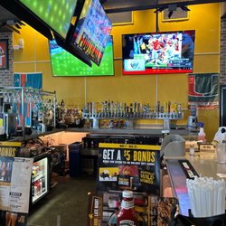 Buffalo Wild Wings - Bar