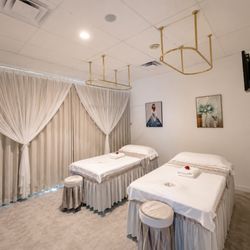 Royal Oaks Spa & Massage