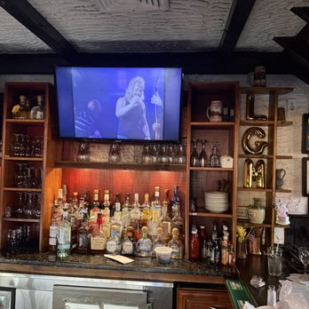 Donovan's Pub - Burgers Near Me - Woodside, New York