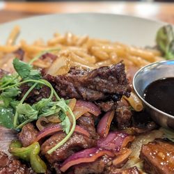 Bshaken beef with macoroni