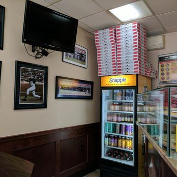 Vinny's Pizzeria - Frig with the drinks - Pizza Near Me - Flushing, New York
