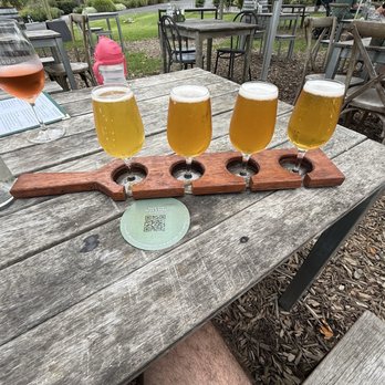Cupitt's Estate - Restaurants Near Me - Ulladulla, NSW