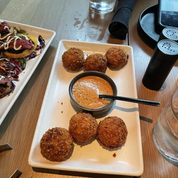 CARVE American Grille - Central Austin - Salmon cakes - New American Near Me - Austin, Texas