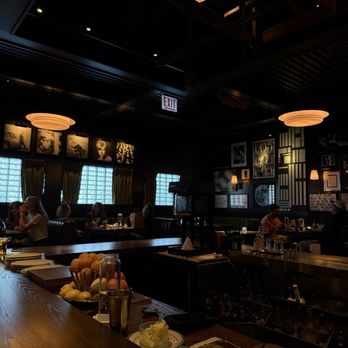 Gus' Sip & Dip - Pubs Near Me - Chicago, Illinois