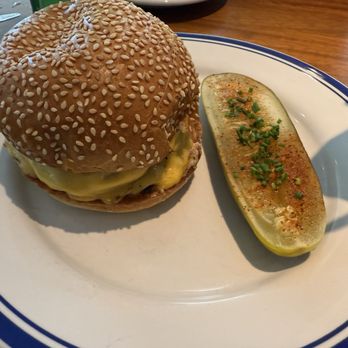 Hudson House - Cheeseburger - Seafood Near Me - Houston, Texas