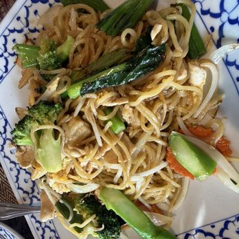 Lucky Elephant - Thai Near Me - Ontario, California Lucky Elephant - Thai Near Me - Ontario, California
