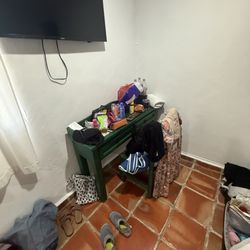 Hotel Matan Ka'an - Desk and tv. Mind our mess