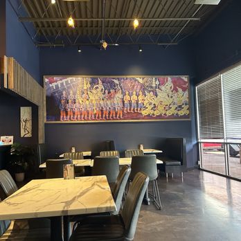 Thai Stellar - Interior - Salad Near Me - Pearland, Texas