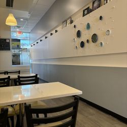 Kana Sushi - Seating area