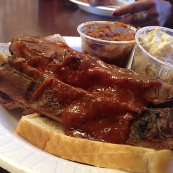 Crosstown BBQ - The Four Rib dinner plate - Barbeque Near Me - Springfield, Missouri