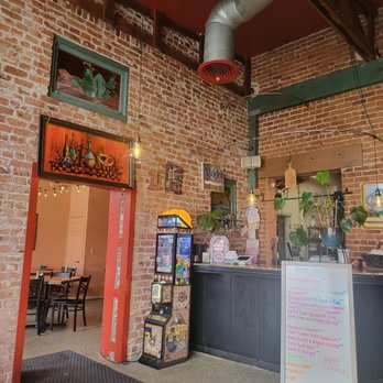 Fernando's Cali Kitchen - Inside - Mexican Near Me - Yuba City, California