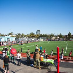 Silver Gate Elementary School - Gator Run on the new field!