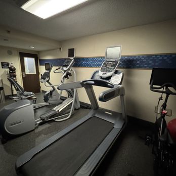 Hampton Inn Memphis-Poplar - 3/4 machines are operable. - Hotels Near Me - Memphis, Tennessee Hampton Inn Memphis-Poplar - 3/4 machines are operable. - Hotels Near Me - Memphis, Tennessee