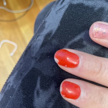 Nail Vixens - Nails chipped off in very short time - Nail Technicians Near Me