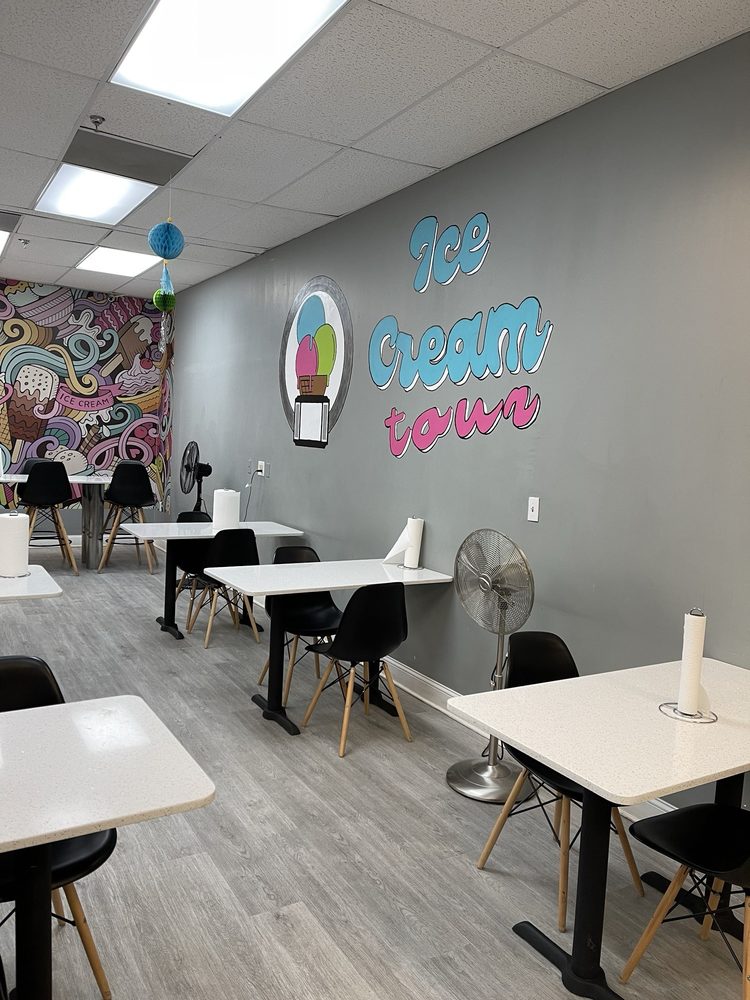 Ice Cream Tour Logo