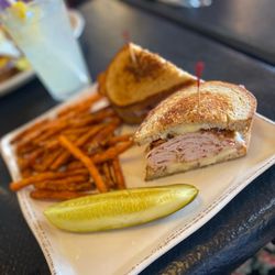 Javier's Café - Pepper turkey sandwich