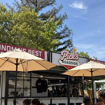 Pick's Roadside - Burgers Near Me - Cloverdale, California