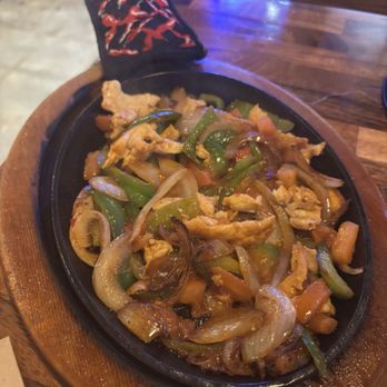 Tello's Mexican Grill - Fajitas de Pollo - Mexican Near Me - Tulsa, Oklahoma