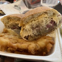 Izzy's - Goetta Reuben