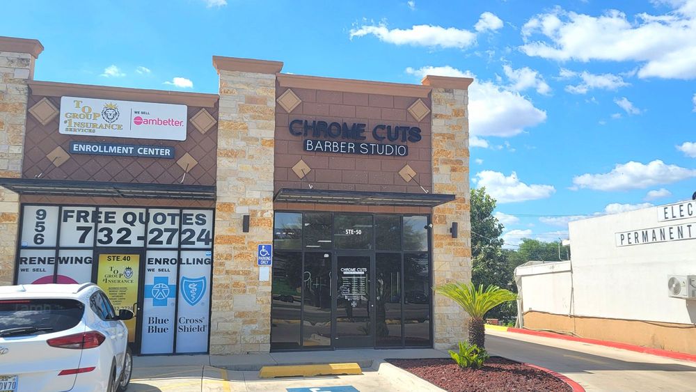 Chrome Cuts Barber Studio Logo