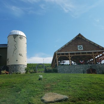 Creek's Edge Winery - Winery - Wineries Near Me - Lovettsville, Virginia
