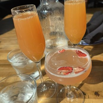 Roof on theWit - Strawberry pineapple mimosas and that other drink, oh my is it good. - Lounges Near Me - Chicago, Illinois