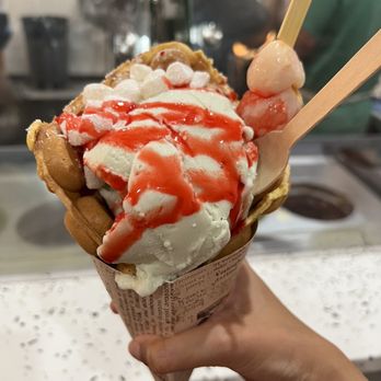 Kow Kow - The "Dean" - Ice Cream & Frozen Yogurt Near Me - Providence, Rhode Island