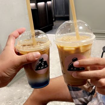 Joe & The Juice - Iced Blueberry Latte 12oz and Iced Vanilla Latte 16oz - Cafes Near Me - Coral Gables, Florida Joe & The Juice - Iced Blueberry Latte 12oz and Iced Vanilla Latte 16oz - Cafes Near Me - Coral Gables, Florida
