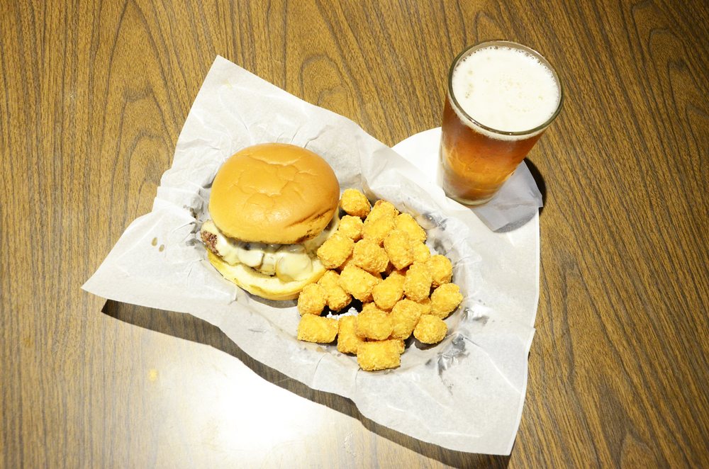 Arrowhead Bar & Grill Logo