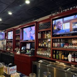 Neighbors Sports Grille - Bar area