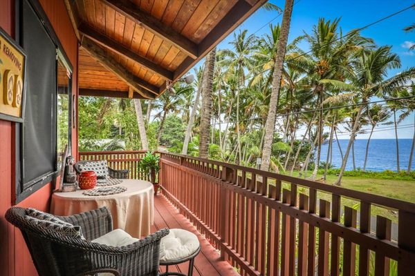 The Bali House & Cottage at Kehena Beach Hawaii by null