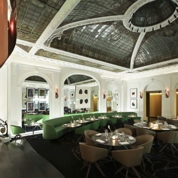 Le V - Salle du Restaurant le V - French Near Me - Paris, 75